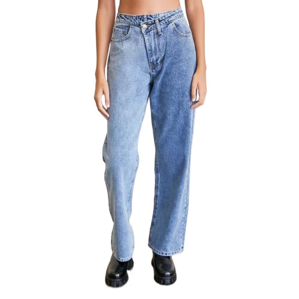 FOREVER 21 Light Denim Relaxed Crisscross-Waist Jeans, size 31